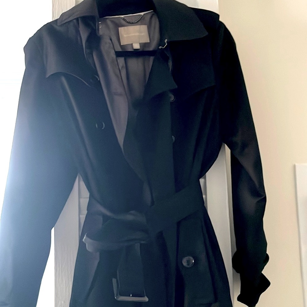 Banana Republic barely worn Black trench coat!